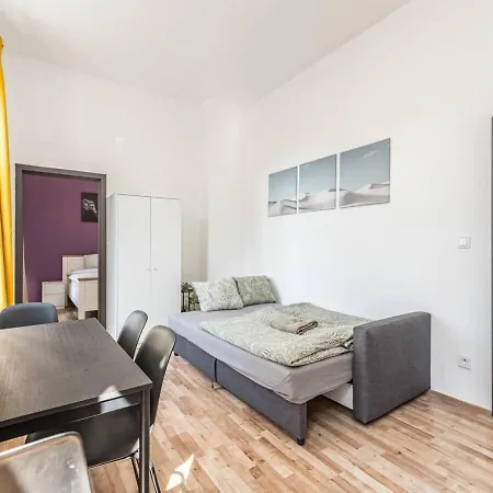 Crimson Charm Apartment Prague Exterior photo