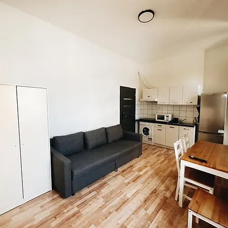 Crimson Charm Apartment Prague Exterior photo